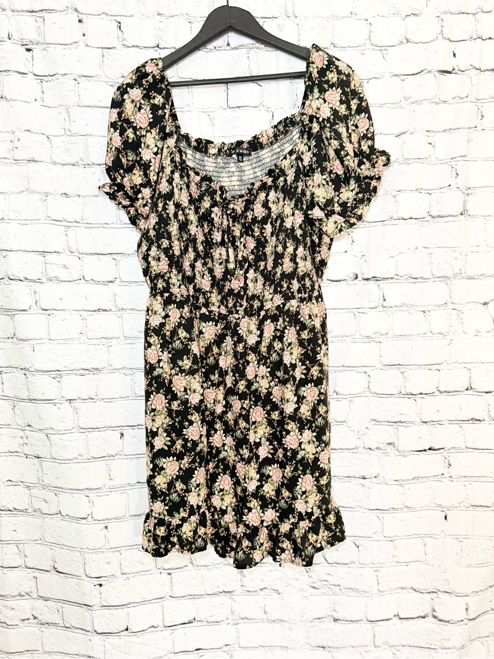As you wish. Black Floral Ruffle Mini Dress with Puff Sleeves. Size 2X